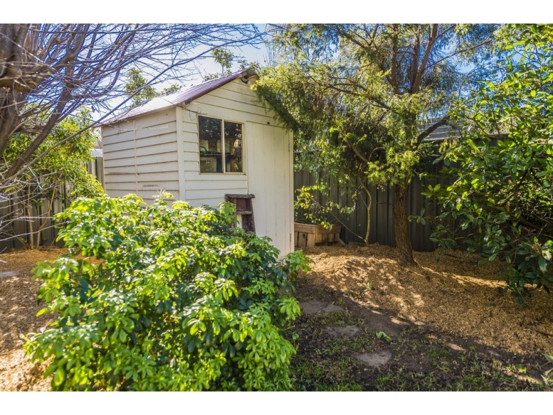 17 Tallara Parkway, Narrabundah ACT 2604