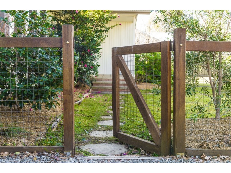 17 Tallara Parkway, Narrabundah ACT 2604