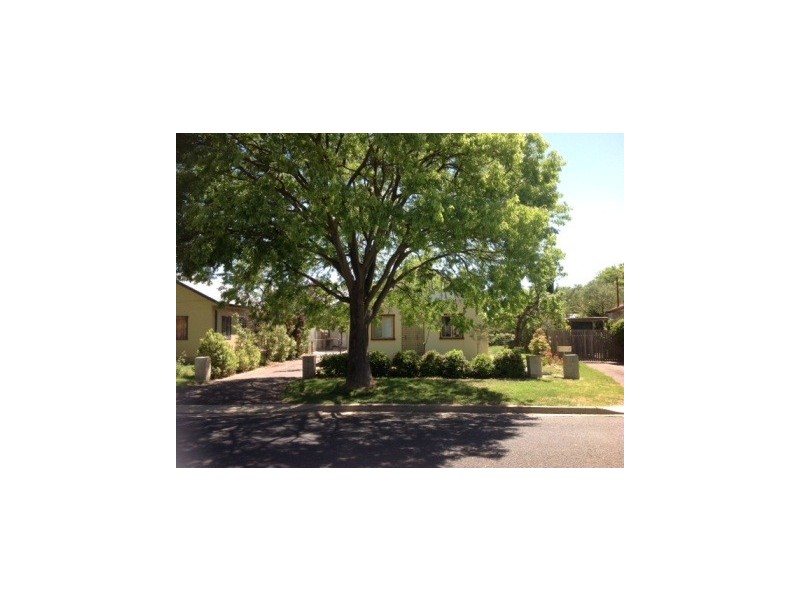 7 Binya Place, Narrabundah ACT 2604