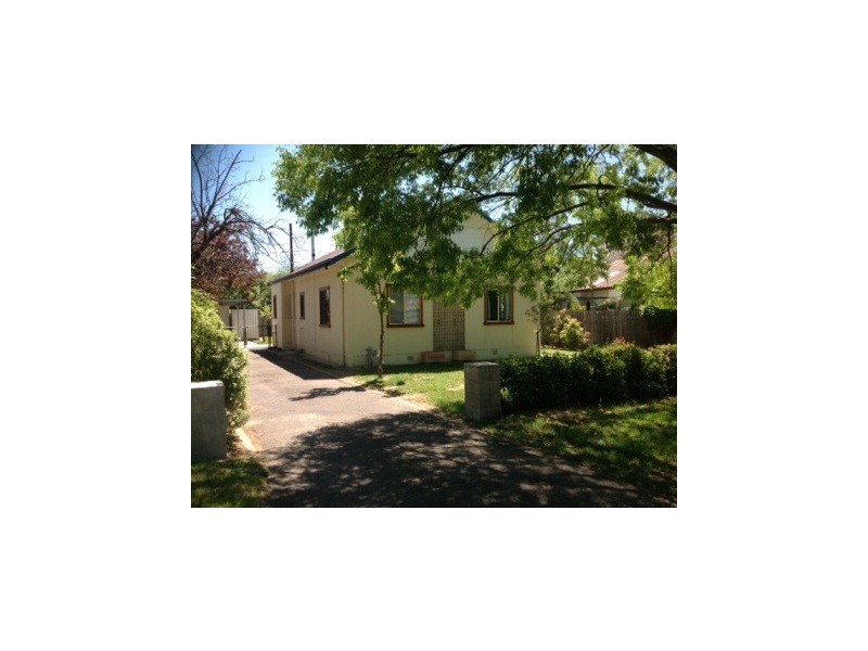 7 Binya Place, Narrabundah ACT 2604