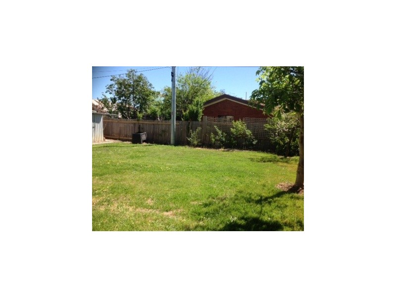 7 Binya Place, Narrabundah ACT 2604