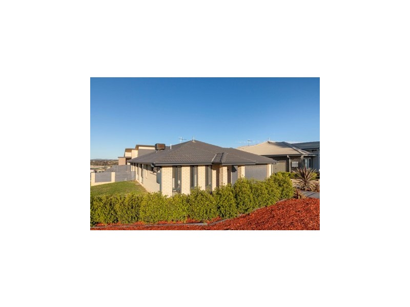 16 Ashton Calvert Street, Casey ACT 2913