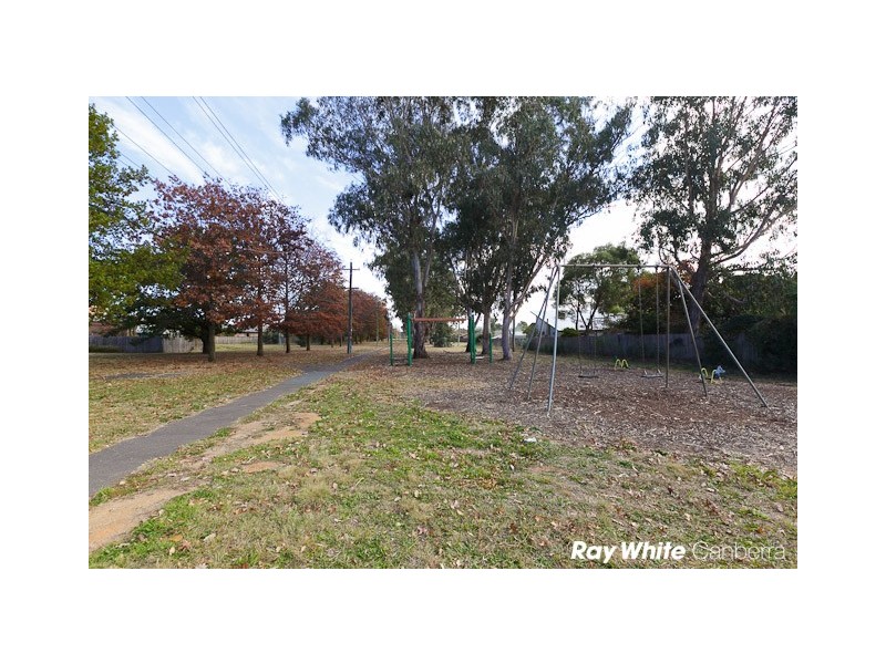 8 Deeban Place, Narrabundah ACT 2604