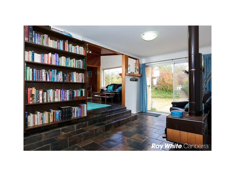 8 Deeban Place, Narrabundah ACT 2604