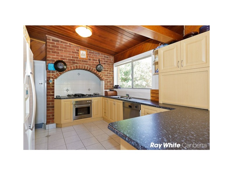 8 Deeban Place, Narrabundah ACT 2604