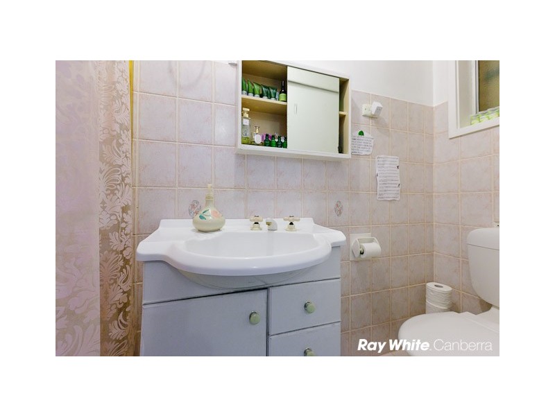 8 Deeban Place, Narrabundah ACT 2604