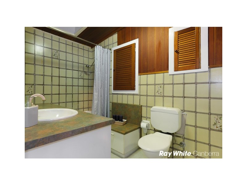 8 Deeban Place, Narrabundah ACT 2604