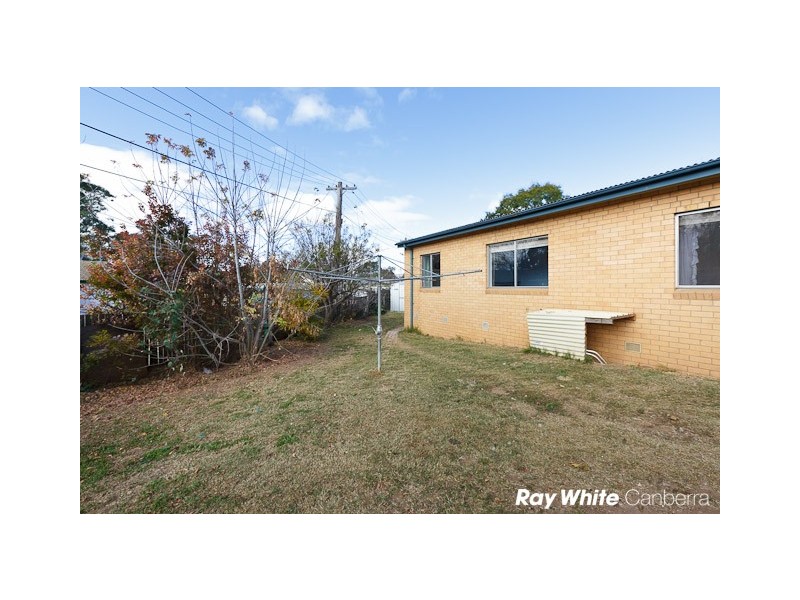 8 Deeban Place, Narrabundah ACT 2604