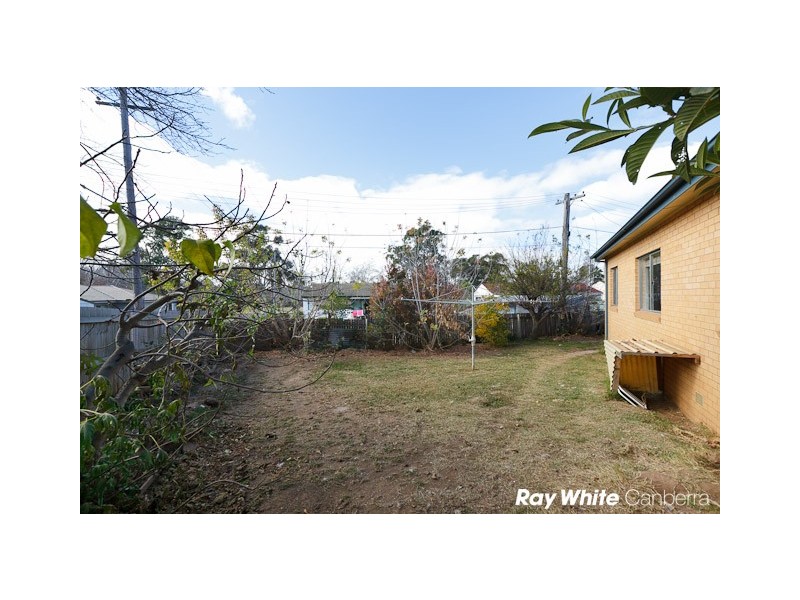 8 Deeban Place, Narrabundah ACT 2604