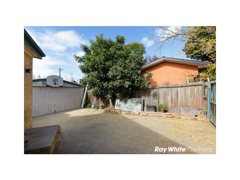 8 Deeban Place, Narrabundah ACT 2604