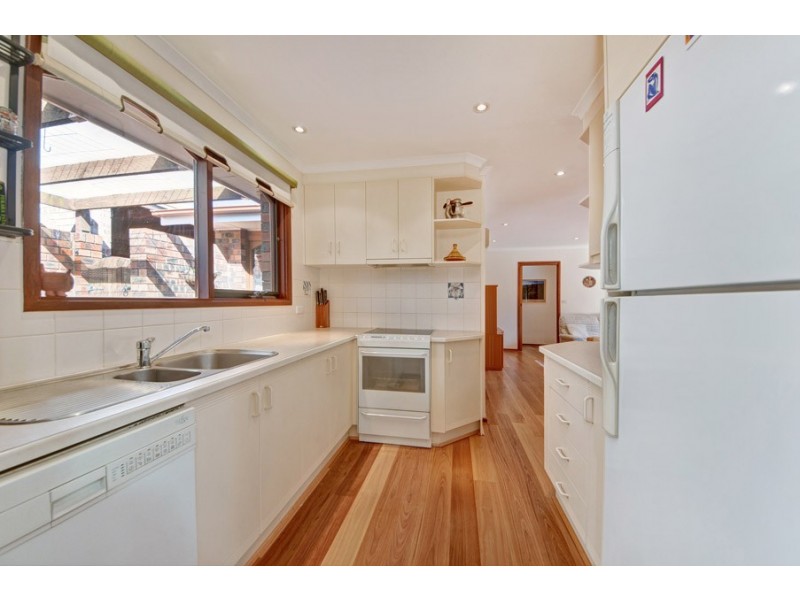 4 Bungonia Street, Narrabundah ACT 2604