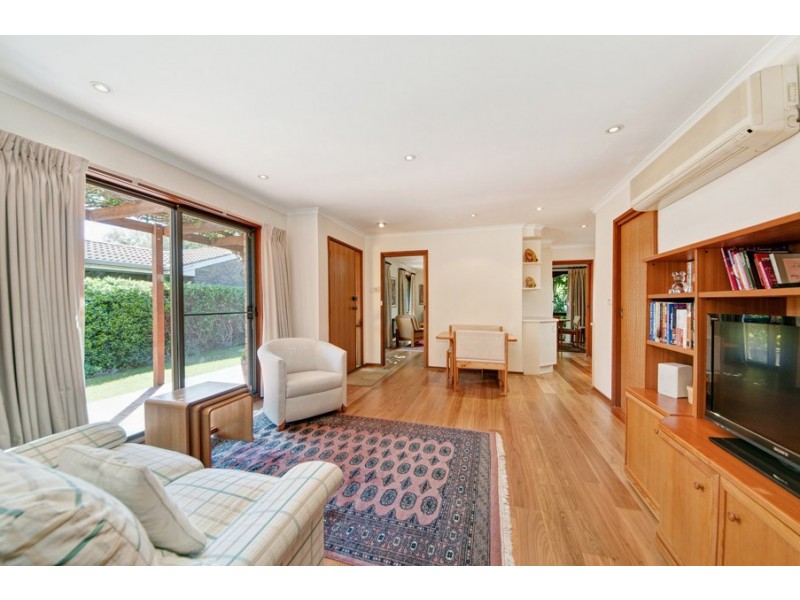 4 Bungonia Street, Narrabundah ACT 2604