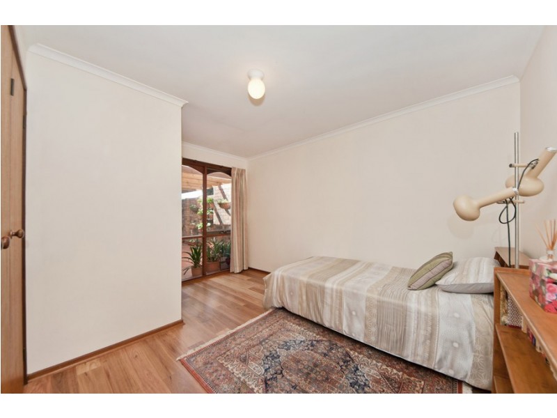 4 Bungonia Street, Narrabundah ACT 2604
