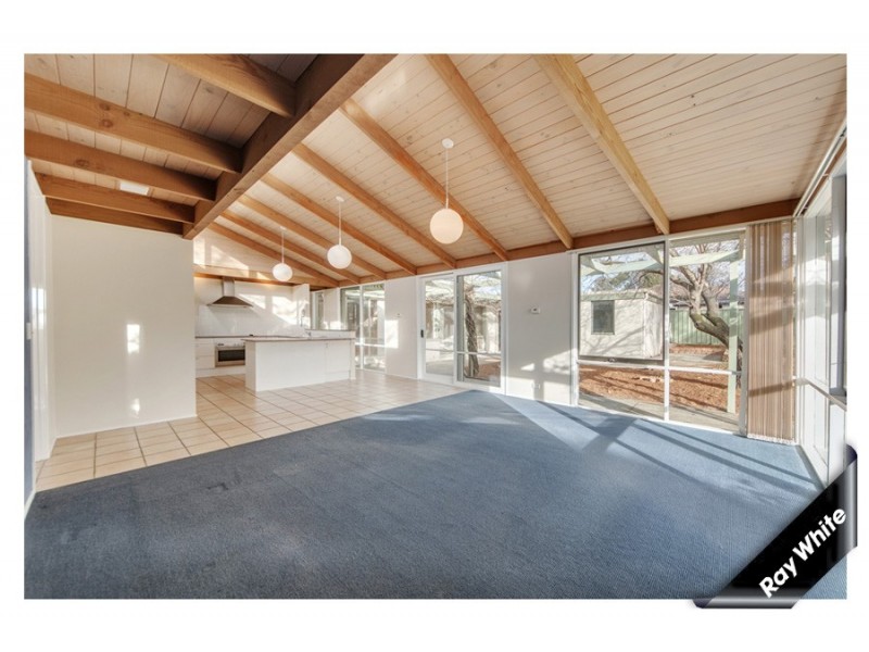 13 Munro Road, Queanbeyan NSW 2620