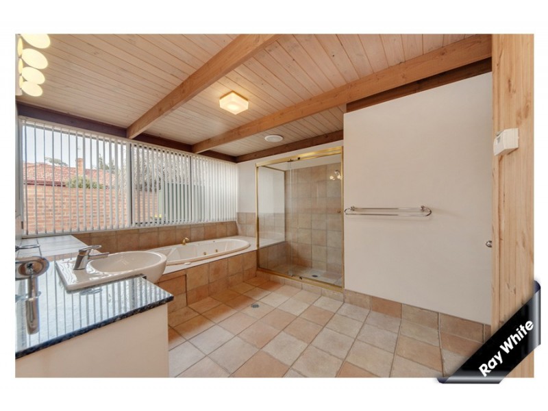 13 Munro Road, Queanbeyan NSW 2620