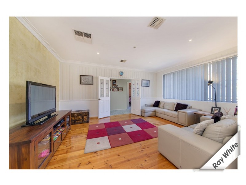18 Rusten Street, Queanbeyan NSW 2620