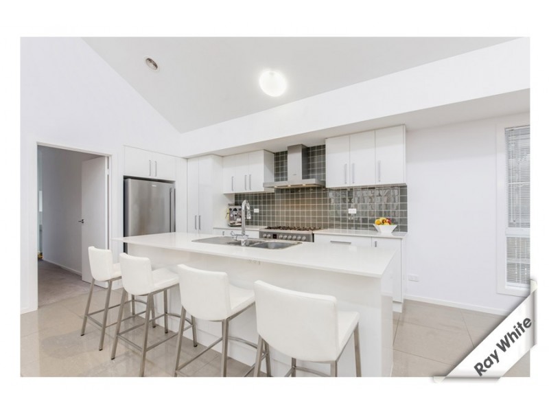 8 Isaacson Street, Franklin ACT 2913