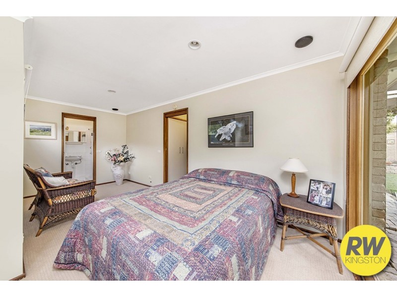2 Clare Place, Gowrie ACT 2904