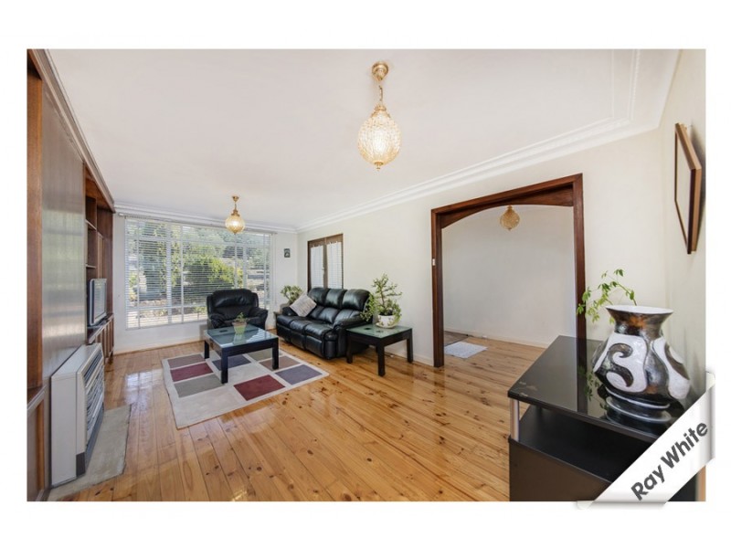 9 Hamelin Crescent, Narrabundah ACT 2604