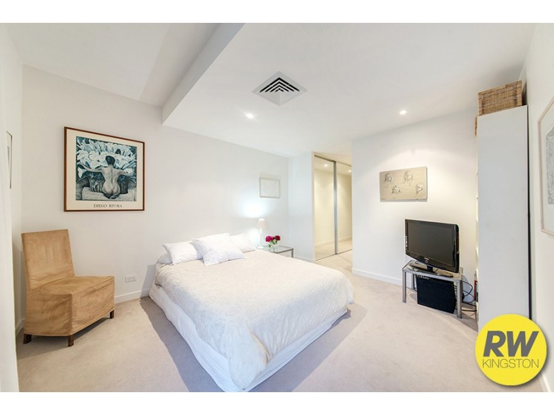 69/11 Eastlake Parade, Kingston ACT 2604