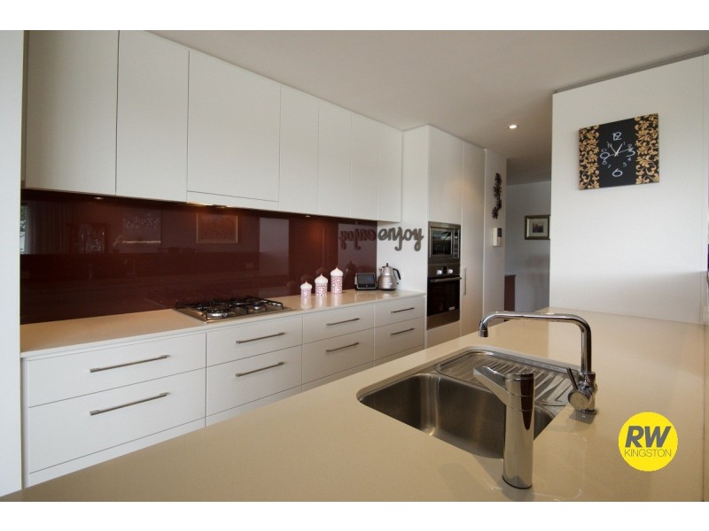 56/11 Eastlake Pde., Kingston ACT 2604