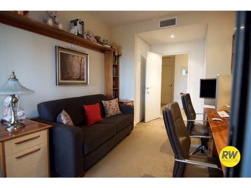 56/11 Eastlake Pde., Kingston ACT 2604