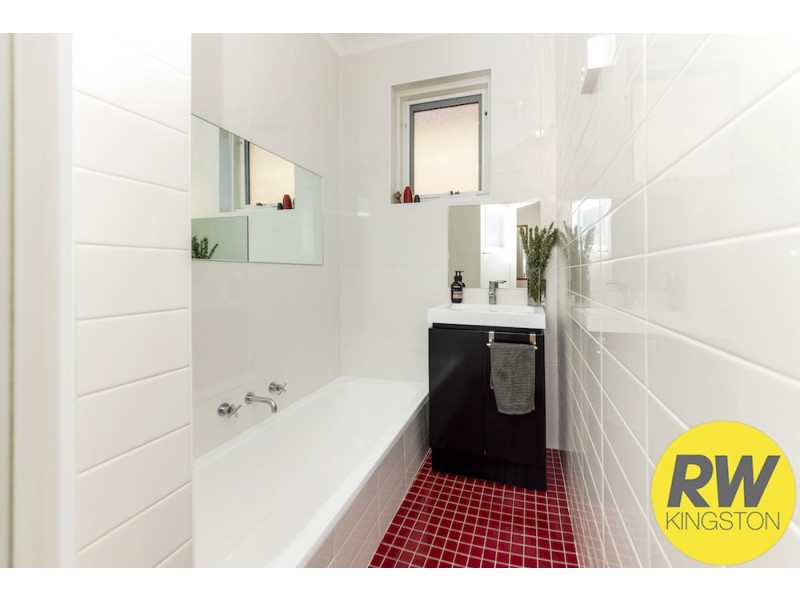 12 Moore Street, Queanbeyan NSW 2620