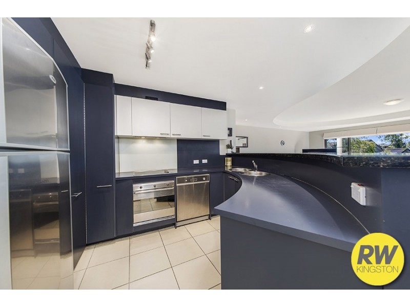 16/7 Eldridge Crescent, Garran ACT 2605