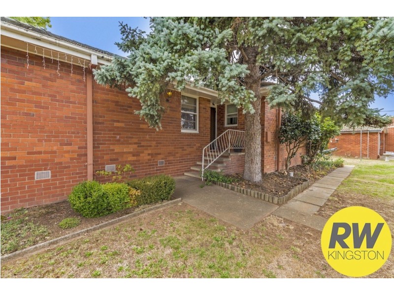 37 Tallara Parkway, Narrabundah ACT 2604