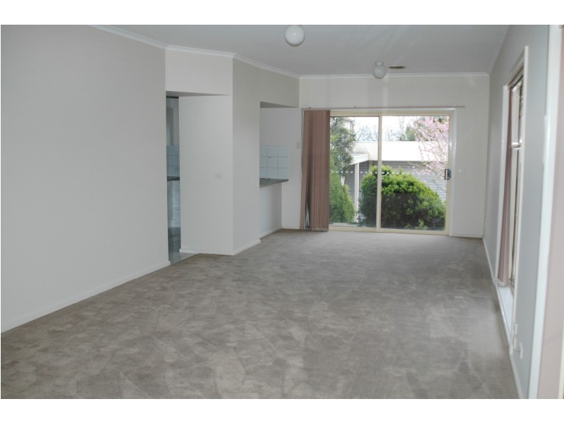 14 Scarborough Square, Mont Albert North VIC 3129