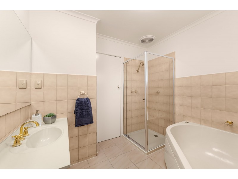 1/20 Renshaw Street, Doncaster East VIC 3109