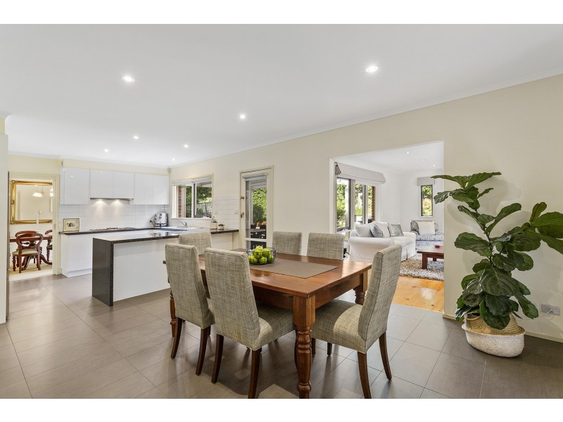 26 Newlands Crescent, Doncaster East VIC 3109