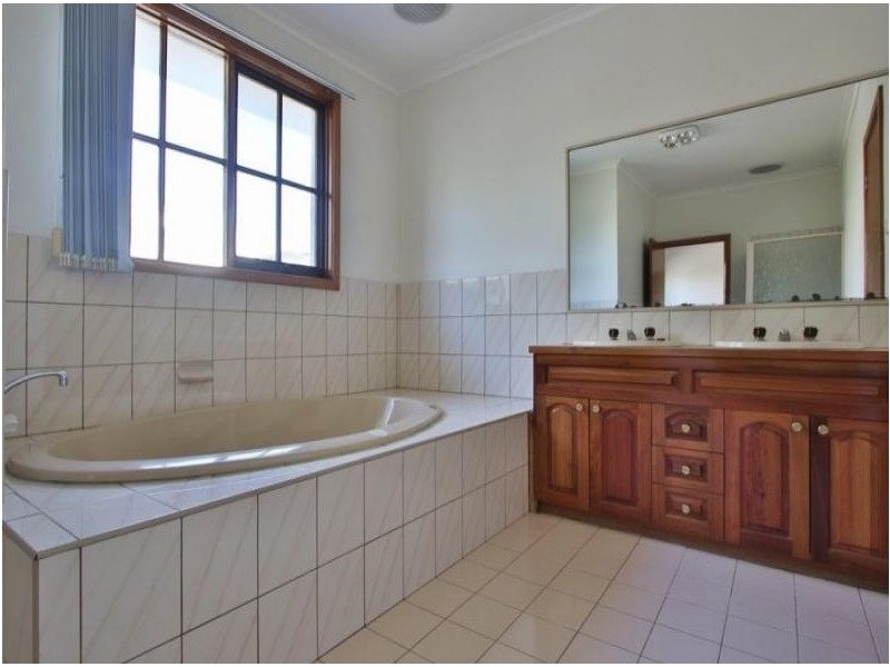 2 Willorna Court, Doncaster East VIC 3109