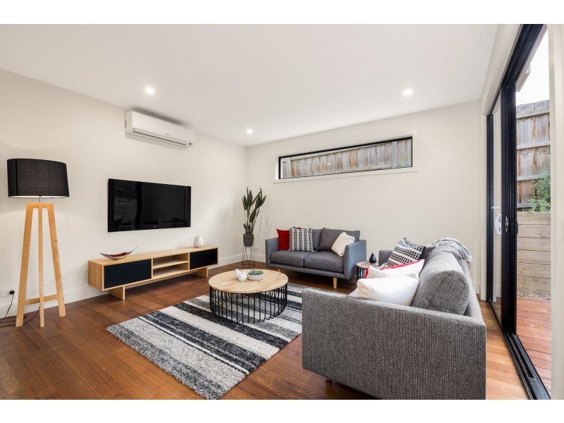 2/8 Beechwood Close, Doncaster East VIC 3109