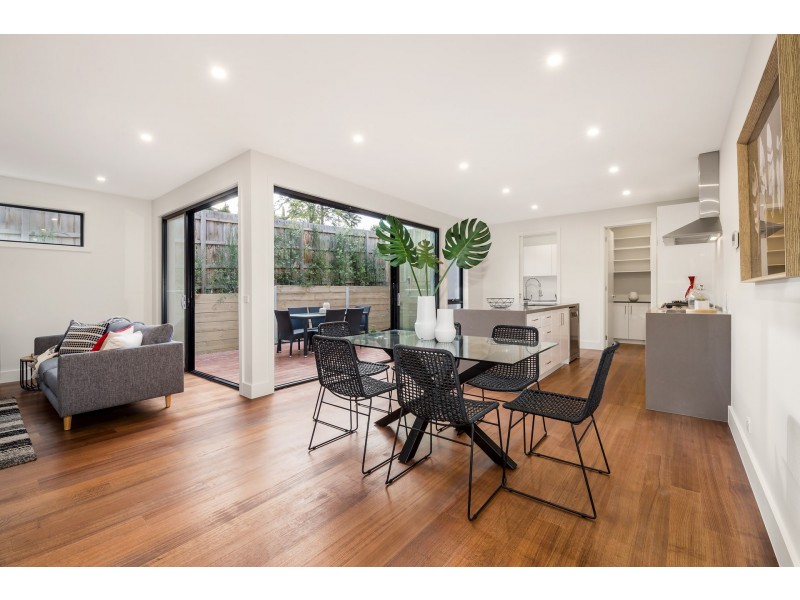 2/8 Beechwood Close, Doncaster East VIC 3109