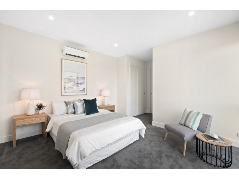 2/8 Beechwood Close, Doncaster East VIC 3109