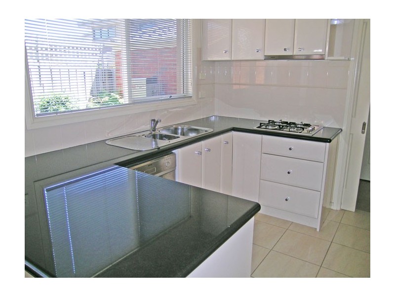 2/1 June Crescent, Templestowe VIC 3106