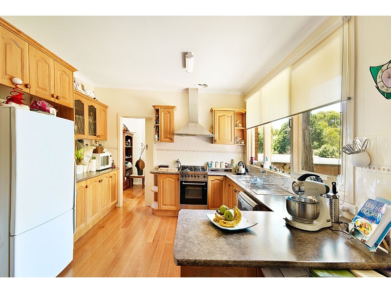 10 Howitt Drive, Templestowe Lower VIC 3107