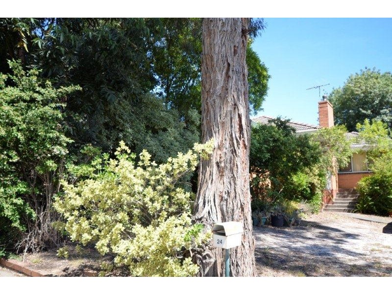 24 Greendale Road, Doncaster East VIC 3109