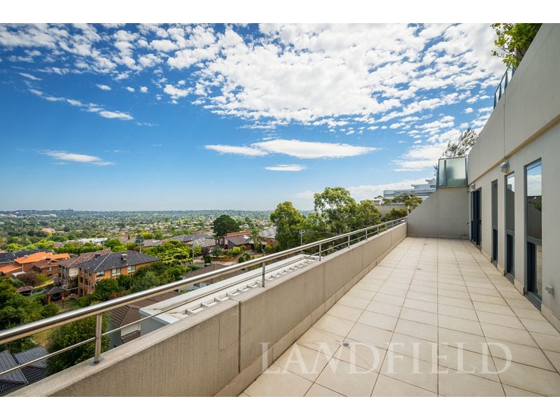 402/8 Clay Drive, Doncaster VIC 3108