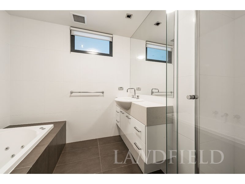 402/8 Clay Drive, Doncaster VIC 3108