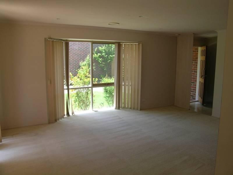 1/82 Willow Bend, Bulleen VIC 3105