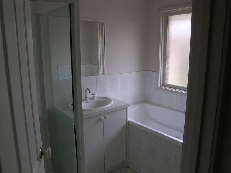 1/82 Willow Bend, Bulleen VIC 3105