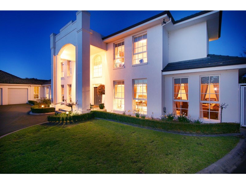 10 Sarah Crescent, Templestowe VIC 3106