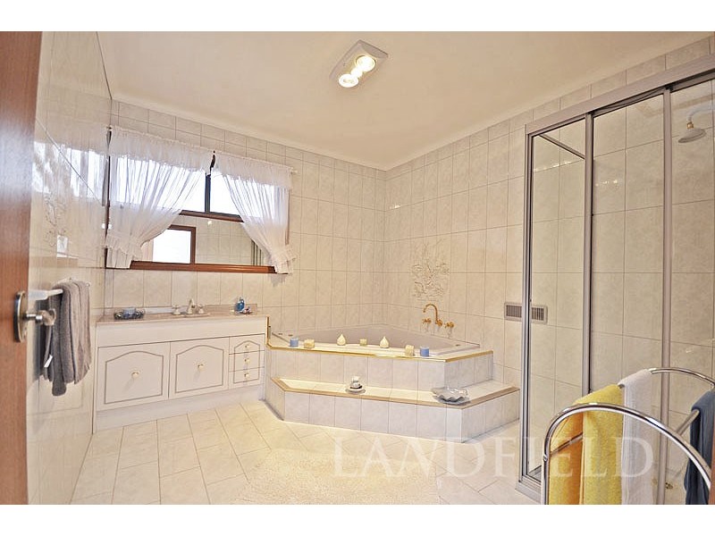 37 Schafter Drive, Doncaster East VIC 3109