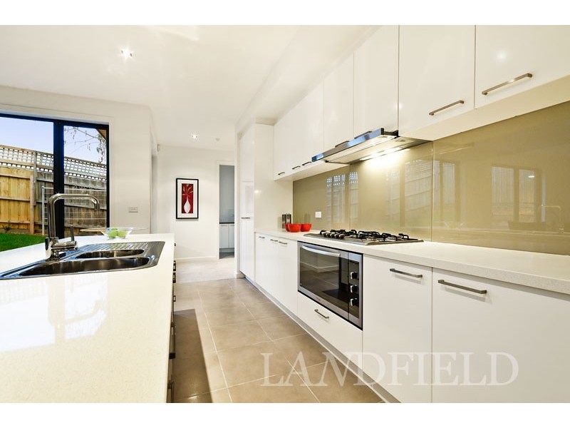 2/8 Boronia Grove, Doncaster East VIC 3109