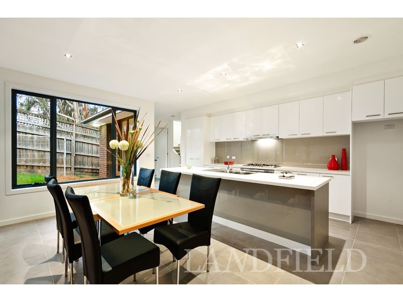 2/8 Boronia Grove, Doncaster East VIC 3109