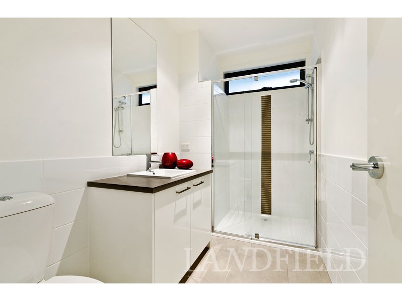 2/8 Boronia Grove, Doncaster East VIC 3109