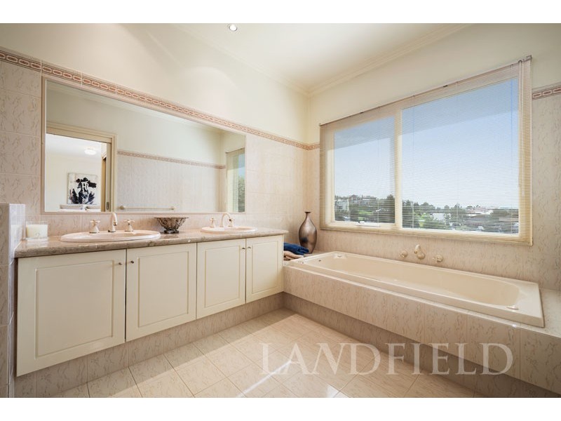 4 Van Unen Court, Doncaster East VIC 3109