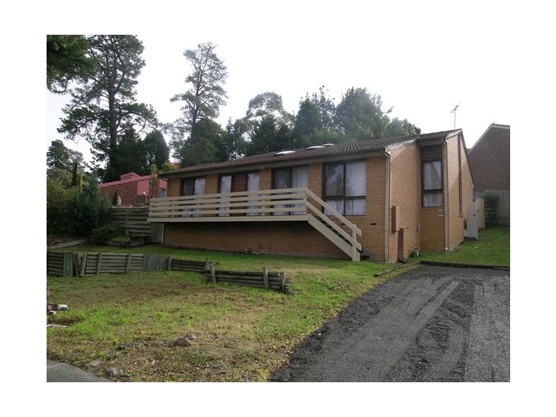73 Long Valley Way, Doncaster East VIC 3109